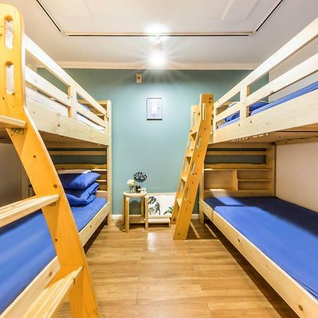 Sinchon Sisters Hostel Сеул Экстерьер фото
