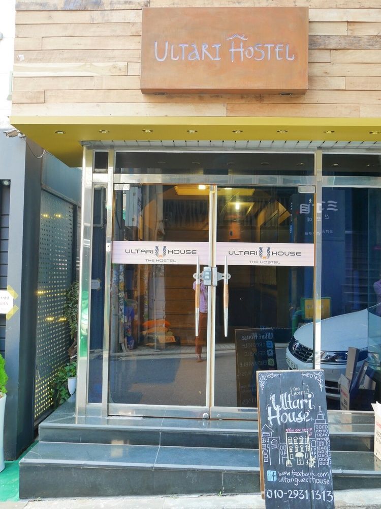 Sinchon Sisters Hostel Сеул Экстерьер фото