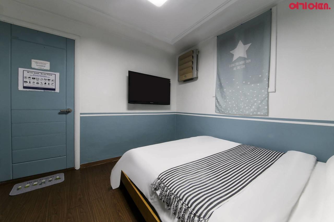 Sinchon Sisters Hostel Сеул Экстерьер фото