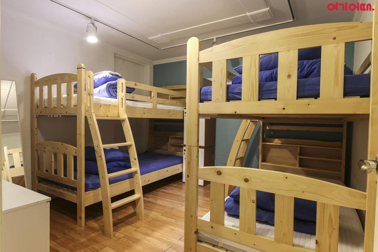 Sinchon Sisters Hostel Сеул Экстерьер фото