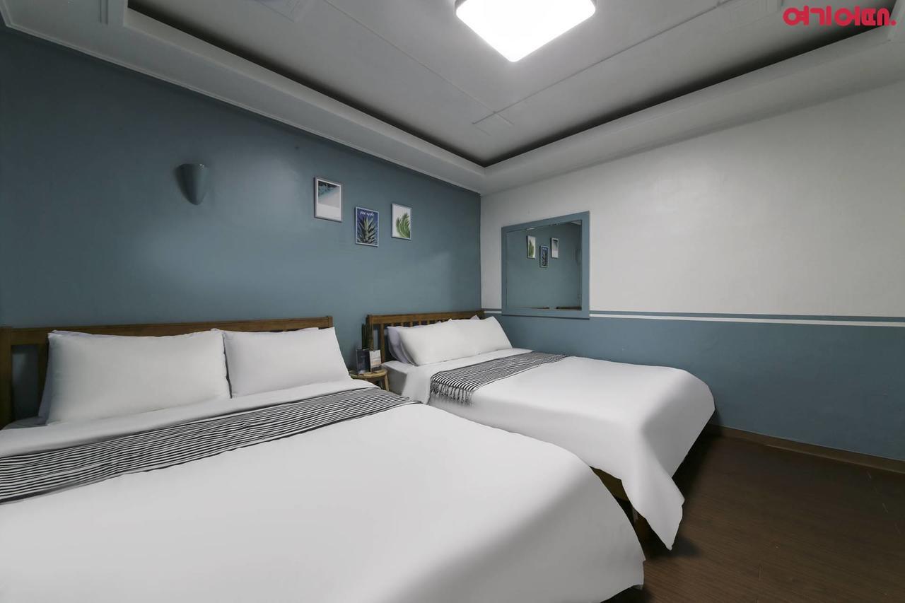 Sinchon Sisters Hostel Сеул Экстерьер фото