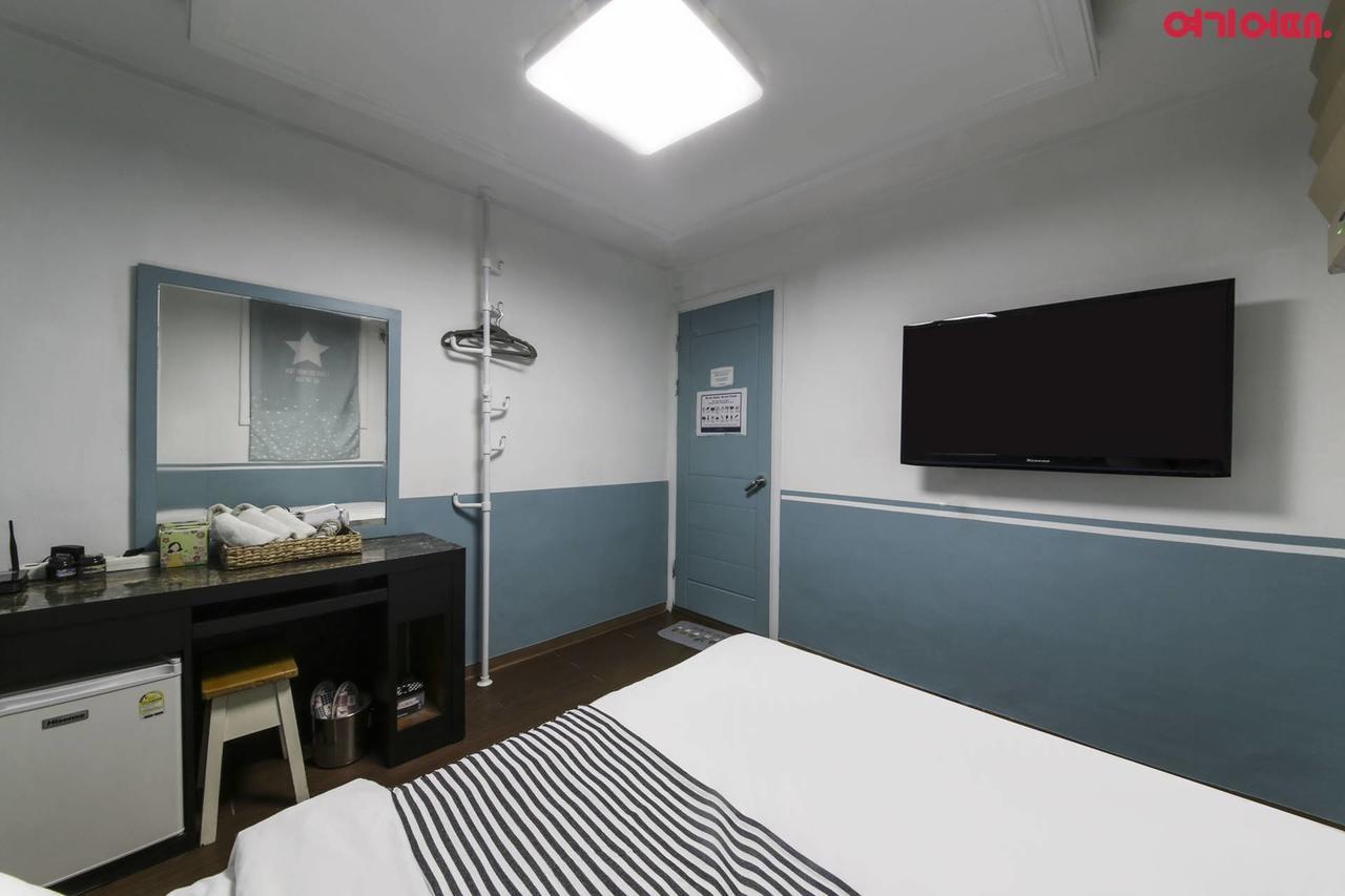 Sinchon Sisters Hostel Сеул Экстерьер фото