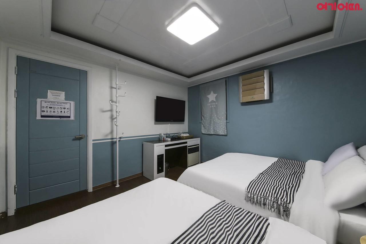Sinchon Sisters Hostel Сеул Экстерьер фото